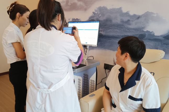 產(chǎn)康中心如何選擇優(yōu)質(zhì)的脈沖盆底磁訓(xùn)練儀？