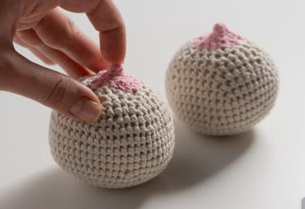 胸部偶有紅腫問題，是什么原因？